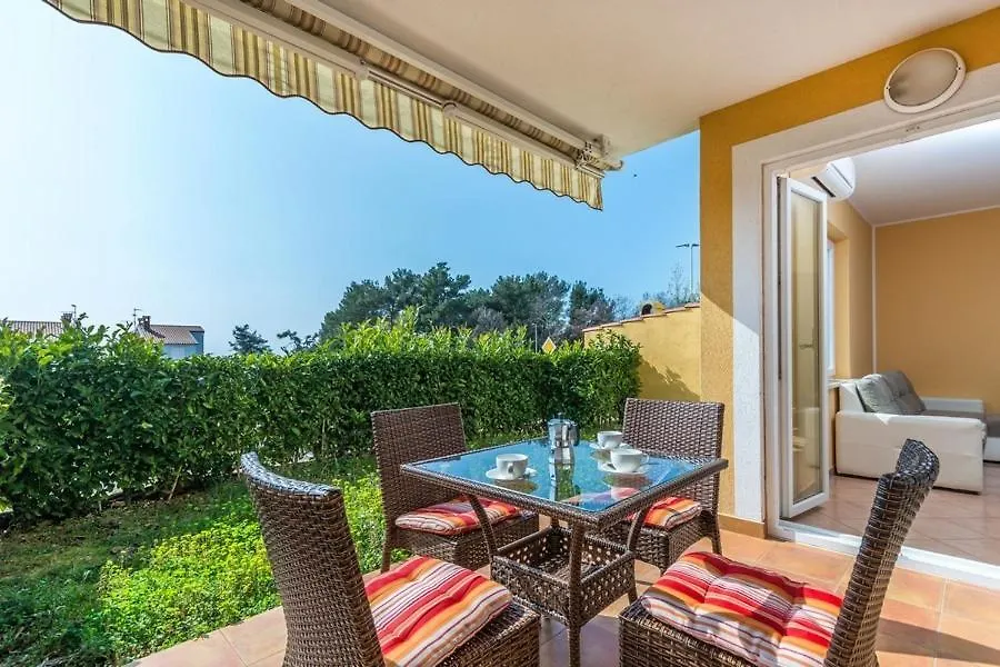 Apartment Mirjana In Karigador