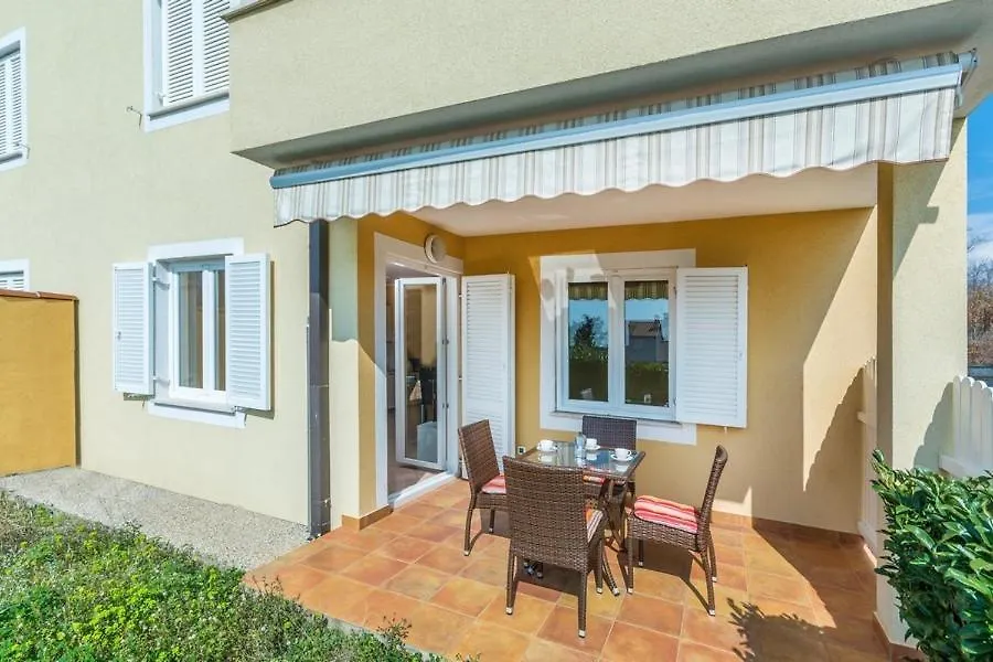 Apartment Mirjana In Karigador 0*,